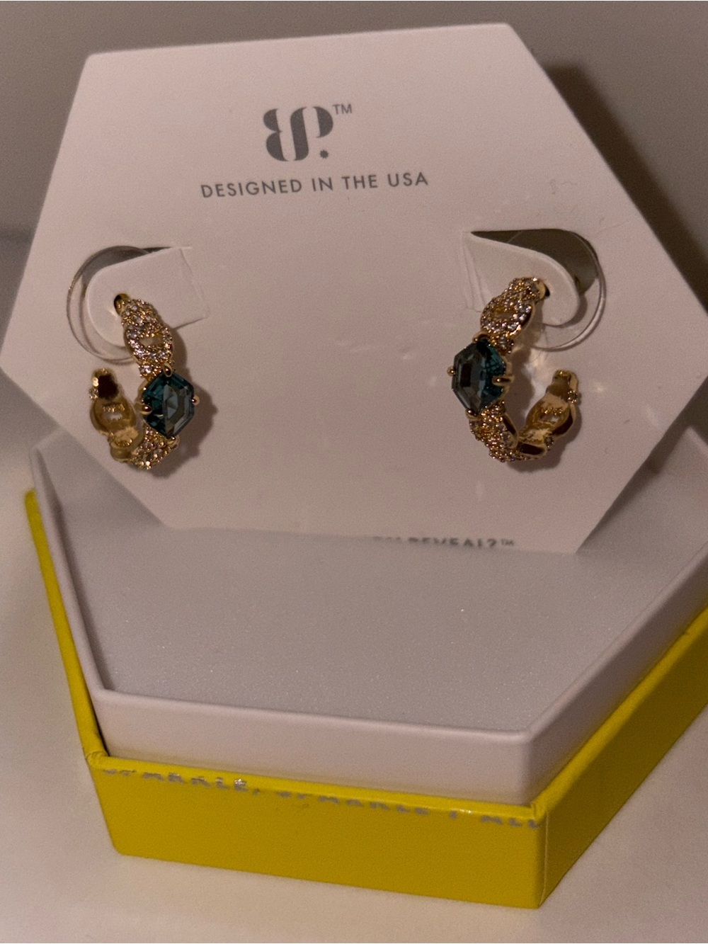 Bomb Party OG Earrings ER51306 “Line of power” Gold